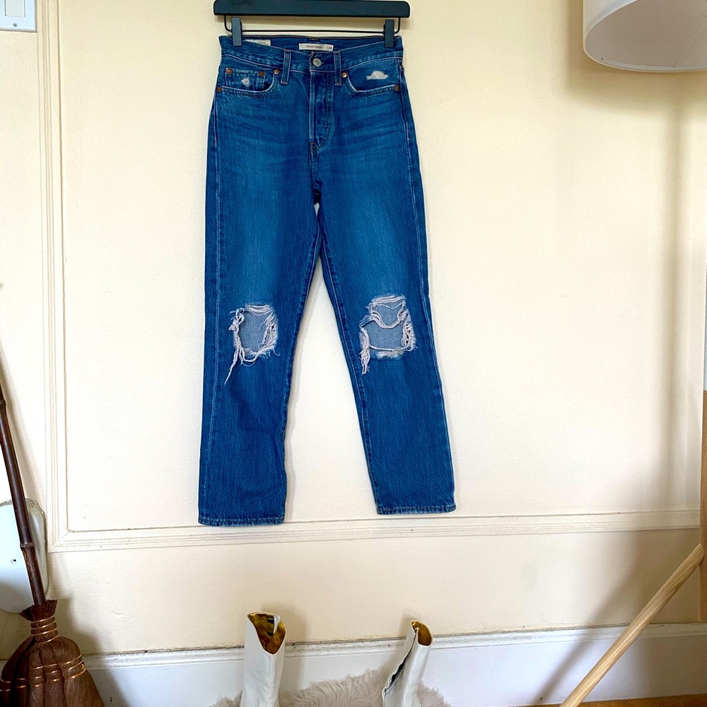 Levis wedgie straight, distressed denim 24